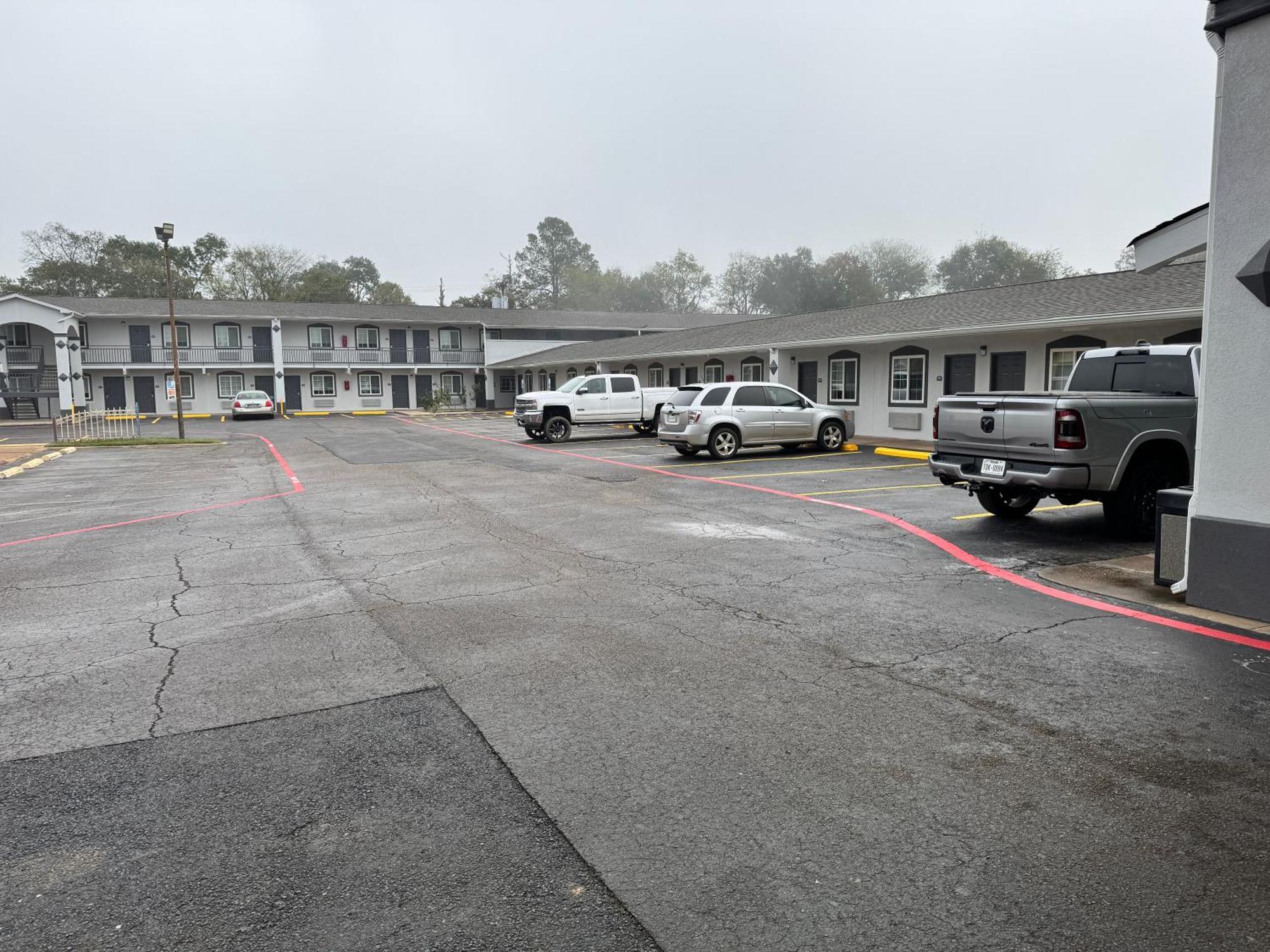 Continental Inn And Suites Nacogdoches Tx Sfa University Downtown Exterior foto