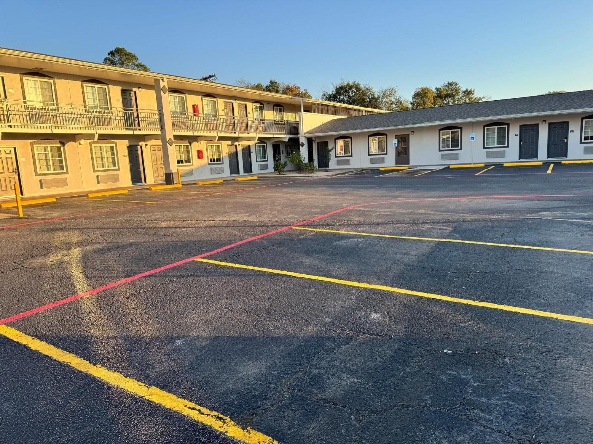 Continental Inn And Suites Nacogdoches Tx Sfa University Downtown Exterior foto